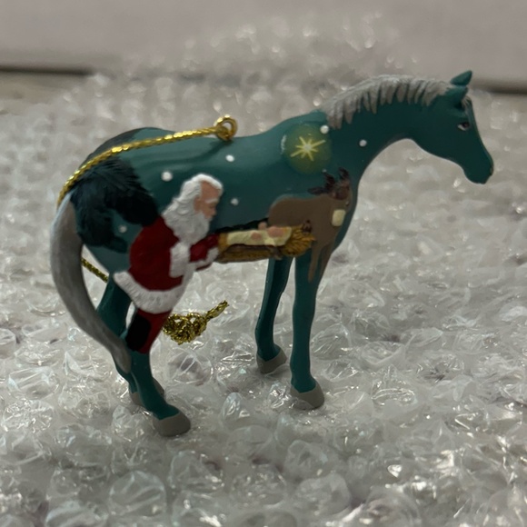 2014 The Trail of Painted Ponies Ornament "In a Manger" - Picture 2 of 7